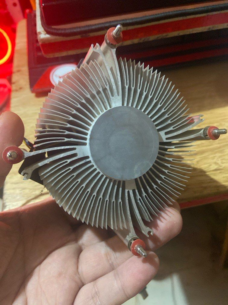 Optiplex 7010/7020 cpu fan with Shroud (Category: Computer Parts) located in Taguig. Submitted by billpogi23 (Listing ID 1361397575, Image 2). Description: Original cpu fan from optiplex 7020 with shroud .