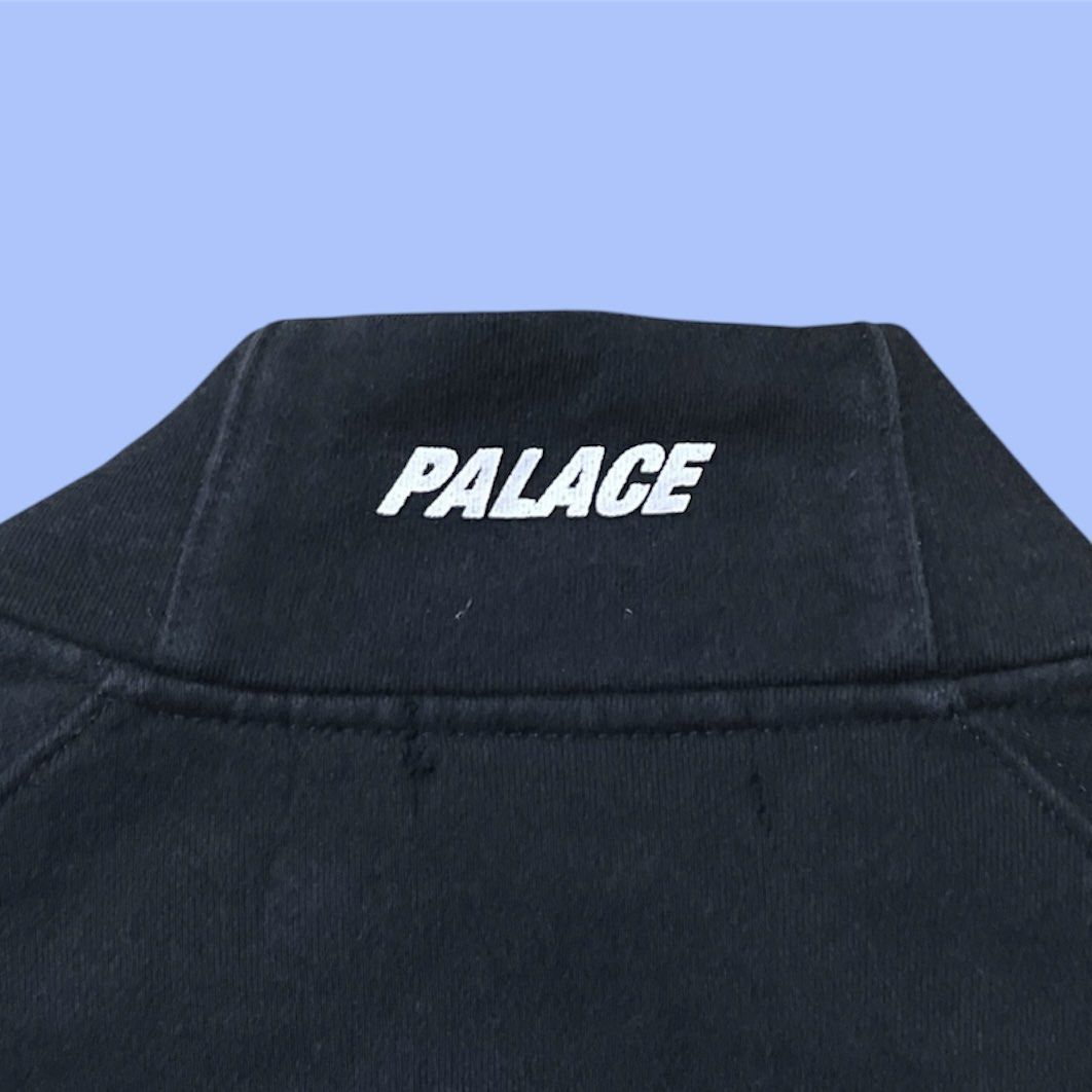 PALACE TRI COLOR JACKET (Category: Coats, Jackets and Outerwear) located in Manila. Submitted by COMFYTS (Listing ID 1361359351, Image 2). Description: PALACE TRI COLOR JACKET FITS SMALL-MED ISSUE: NO TAGS // STAINS // N.G.A. 650 + sf PM FOR MORE INFO.