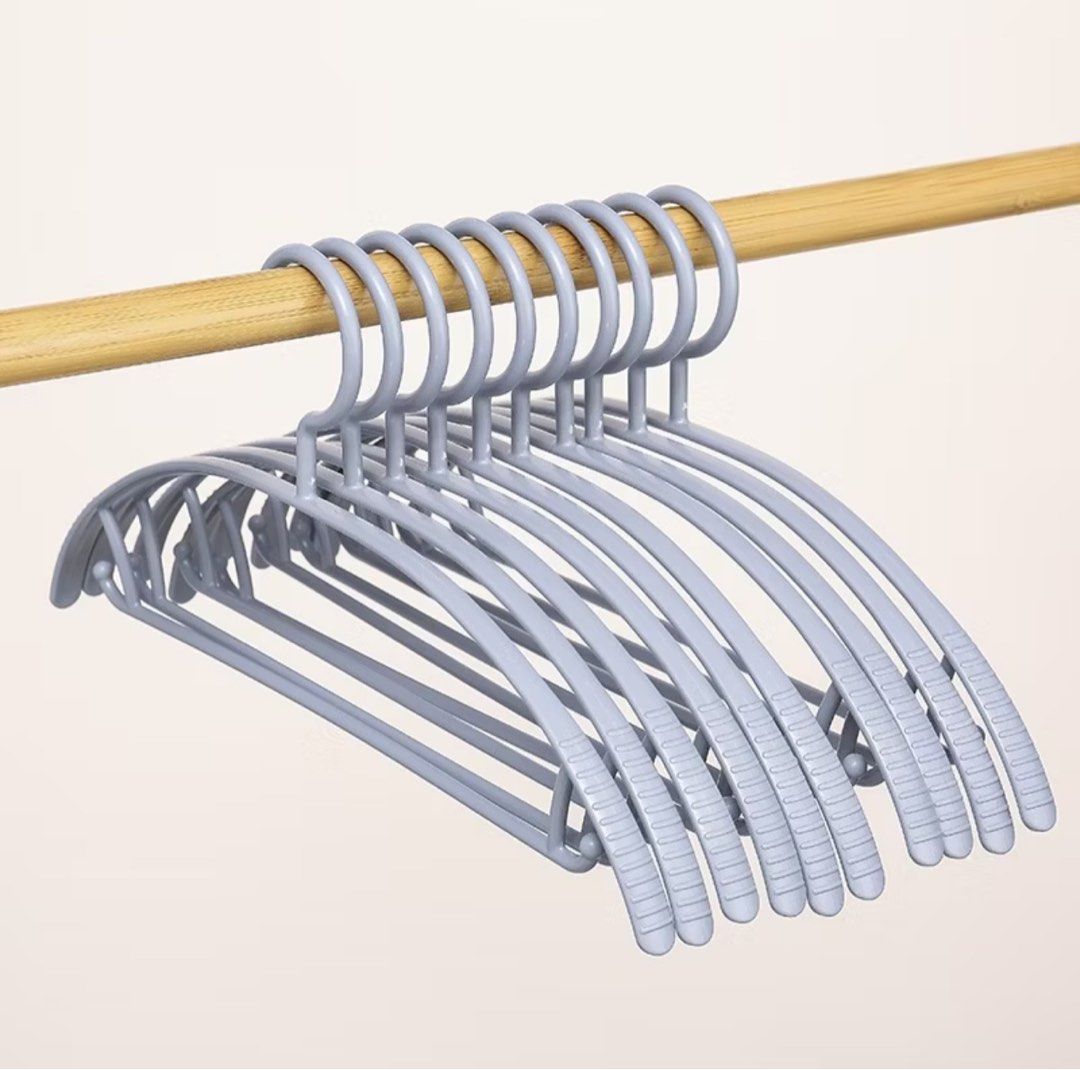 Plastic Clothes Hangers