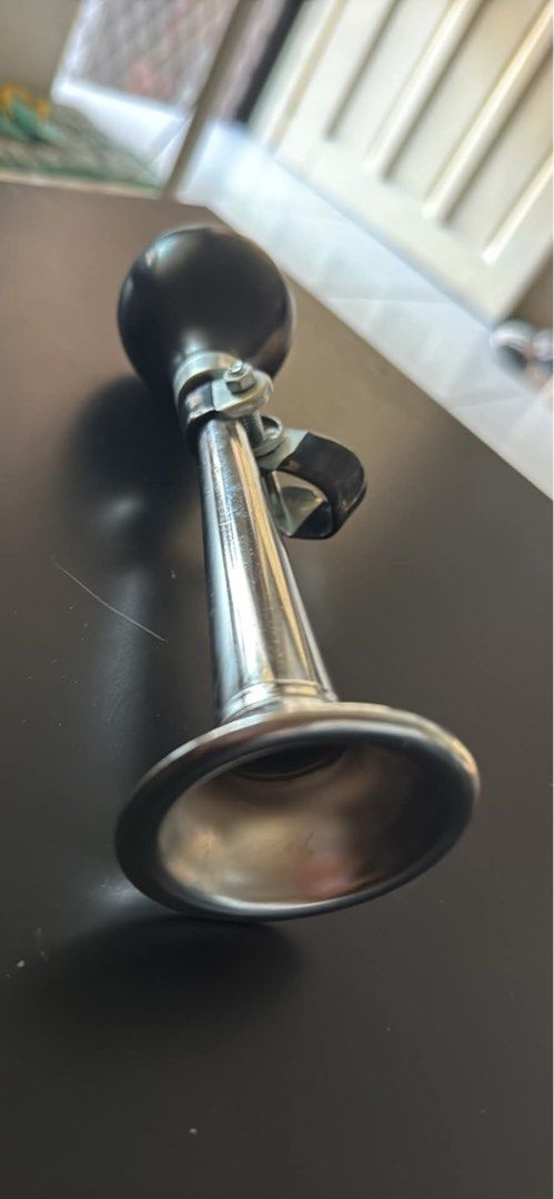 Potpot Pansedal Air Horn (Category: Bicycles) located in Pasig City. Submitted by cloudydonut (Listing ID 1361396247, Image 2). Description: 🏷️ P100 📍Pasig City 💰Gcash, Maya 🛵 Lalamove, Grab c/o buyer.