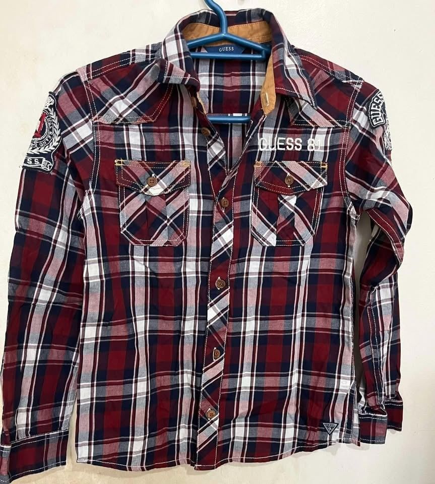 Preloved Guess Kids Flannel (Category: Babies & Kids Fashion) located in Manila. Submitted by mastermind.2702 (Listing ID 1361413635, Image 1). Description: Preloved kids' clothing for sale Guess Flannel Dimensions: 30 cm × 40 cm Php100 What you see is what you get. Kindly manage your expectations. Cross posted..