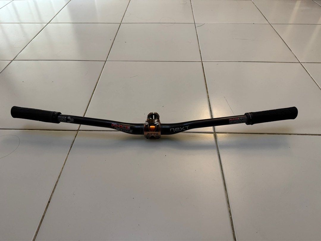 Raceface Next handle bar with ZTTO Stem (Category: Bicycles) located in Pasig City. Submitted by cloudydonut (Listing ID 1361394015, Image 1). Description: 🚴‍♂️ ZTTO CNC MTB Stem + Hand Grip | 35/50mm | 31.8/35 Clamp 📍Pasig | ₱2,200 only! ✅ Lightly used – excellent condition ✅ CNC-machined for durability & performance ✅ Size: 35/50mm stem | 31.8 / 35mm clamp ✅ BONUS: Comes with hand grip! 💰 GCash / Maya accepted 🚚 Lalamove / Grab (buyer’s boo