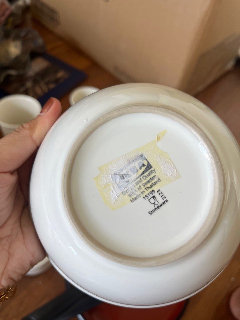 Random kitchenware (Category: Dinnerware & Cutlery) located in Kuala Lumpur. Submitted by amira80 (Listing ID 1361376014, Image 3). Description: 2 porcelain cups 3 porcelain mugs 1 ikea bowl 1 I love Vienna mug 2 Ikea spatula 3 misc stuff.