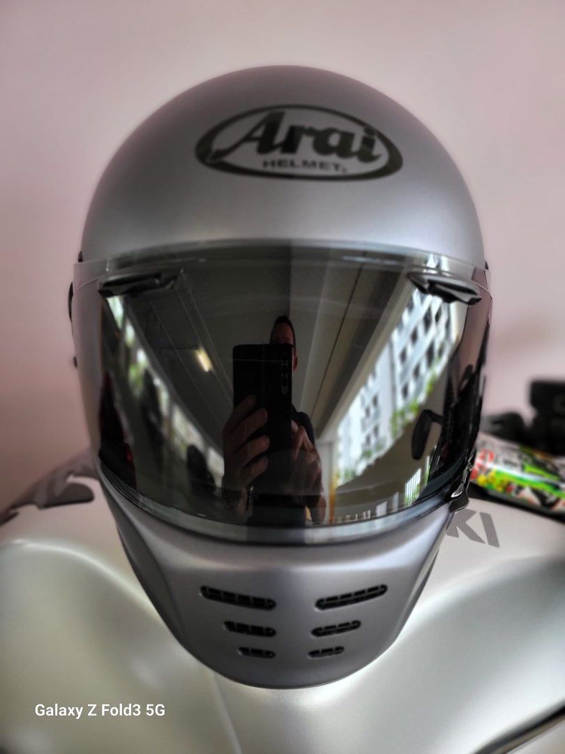 ARAI Rapide Neo Plat Gray Motorcycle Helmet (Category: Motorcycle Accessories) located in Singapore. Submitted by serenaide (Listing ID 1361359410, Image 1). Description: Like new, worn once.