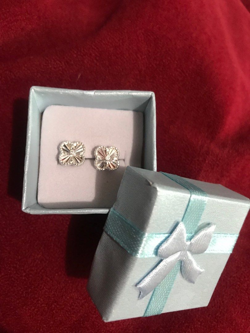 Real 925 Silver VCA Earrings with markings (Category: Earrings) located in Cavite. Submitted by ladyrain21 (Listing ID 1361399735, Image 1). Description: Real Silver 10mm clover flower size.