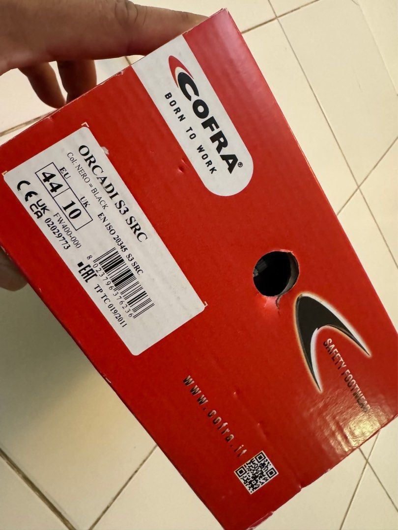 Safety Shoes for Men (Category: Boots) located in Pasig City. Submitted by cloudydonut (Listing ID 1361395531, Image 2). Description: ⭐️ Brand New/Unused 🏷️ P1700 📍Pasig City 💰Gcash, Maya 🛵 Lalamove, Grab c/o buyer .