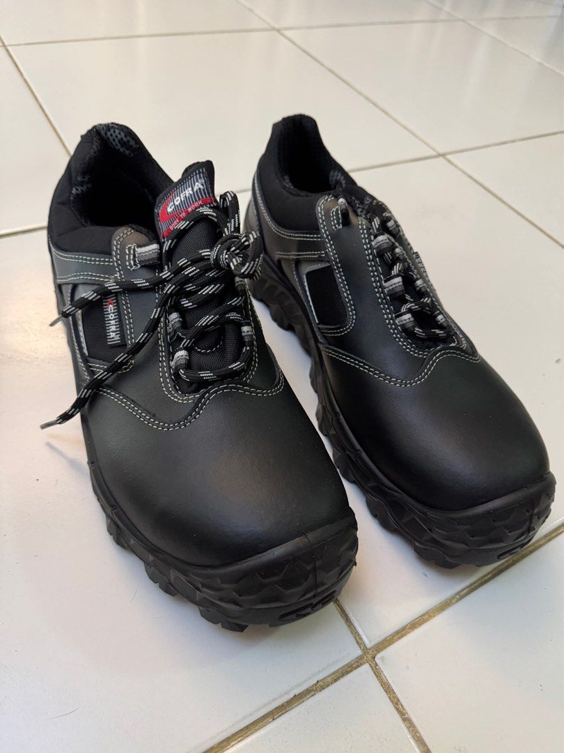 Safety Shoes for Men (Category: Boots) located in Pasig City. Submitted by cloudydonut (Listing ID 1361395531, Image 1). Description: ⭐️ Brand New/Unused 🏷️ P1700 📍Pasig City 💰Gcash, Maya 🛵 Lalamove, Grab c/o buyer .