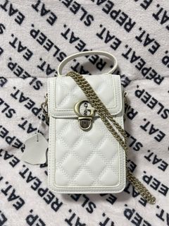 (Category: ) located in . Submitted by chic_luxe (Listing ID 1361464806, Image 1). Description: .