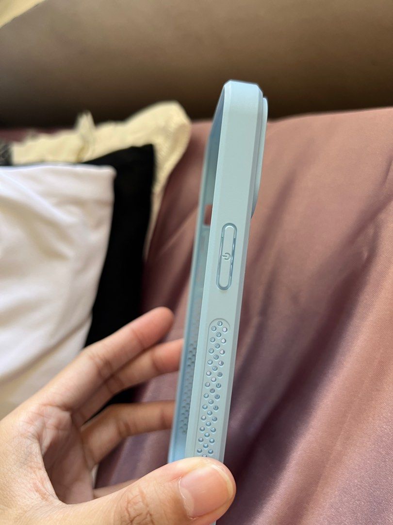 Sanpotch iPhone 15 light blue cooling case (Category: Cases & Sleeves) located in Camalig. Submitted by patdeclutters (Listing ID 1361371767, Image 3). Description: RFS: Bought the wrong unit (should be for iP13 Pro) Price bought: ₱250.