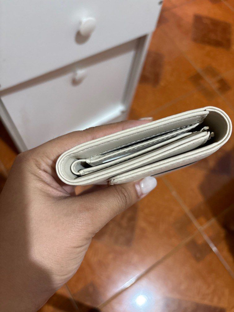 Secosana Polera Trifold Wallet (Category: Wallets & Card holders) located in Quezon City. Submitted by mariapingol (Listing ID 1361354494, Image 3). Description: Never po nagamit since its not my style ☹️.