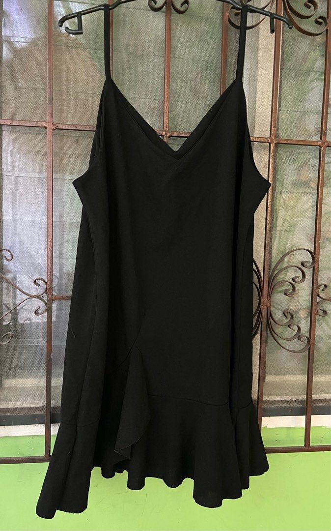 STRAPPY DRESS (Category: Dresses) located in Taguig. Submitted by mrtn16 (Listing ID 1361491784, Image 1). Description: 💰 Payment first 🧺 Items are all washed 📍Always managed expectation as these are from preloved. Buy at your own risk. 🤳Color may vary due to the lightning condition. Pag gusto walang issue sa mall bumili..