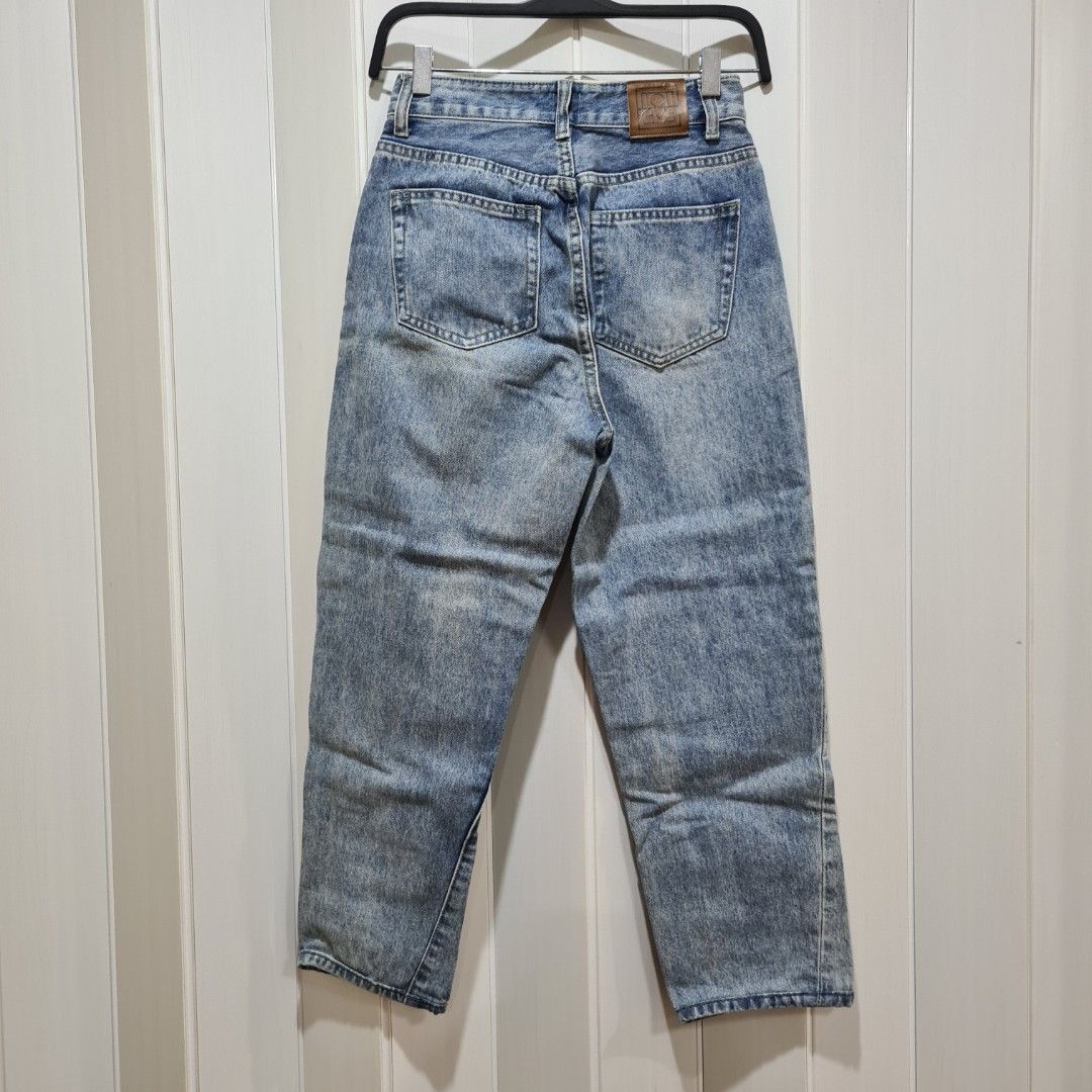 Toteme Twisted Seam Barrel Leg (Category: Jeans) located in Quezon City. Submitted by nicolebene (Listing ID 1361480975, Image 2). Description: - Toteme Twisted Seam Barrel Leg Denim Jeans - Barely used - Size 25 / 30 Here are the dimensions when laid flat in cm Waist - 32 Rise (front) - 30 Rise (back) - 35 Thigh - 28 Inseam - 58.5 Leg opening - 16.
