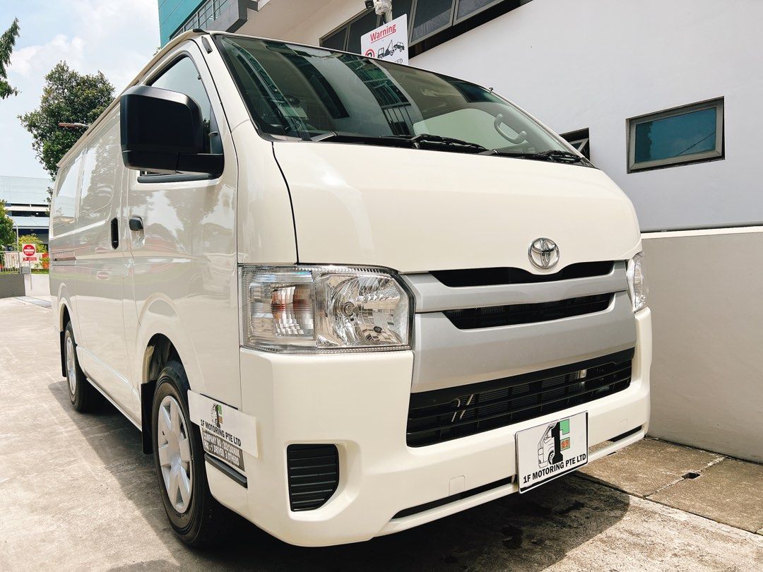 Toyota Hiace 2.8  Auto628726826744351129