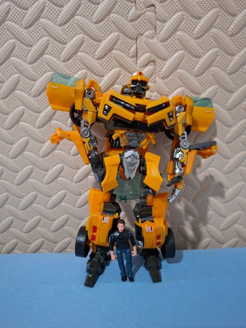 Transformers toys (Category: Action & Battle Toys) located in Manila. Submitted by generosaurus (Listing ID 1361457925, Image 2). Description: For Sale!! Transformer Figures 1. Bumblebee with mini figure - 600 (As is) 2. Tigatron - 600 complete For TAKE ALL - 1000 pesos. RFS: Decluttering MOP: Gcash, BDO, Maya Shipping Options: (Shoulder ni buyer yung fee) Shapi checkout Location: Imus City.