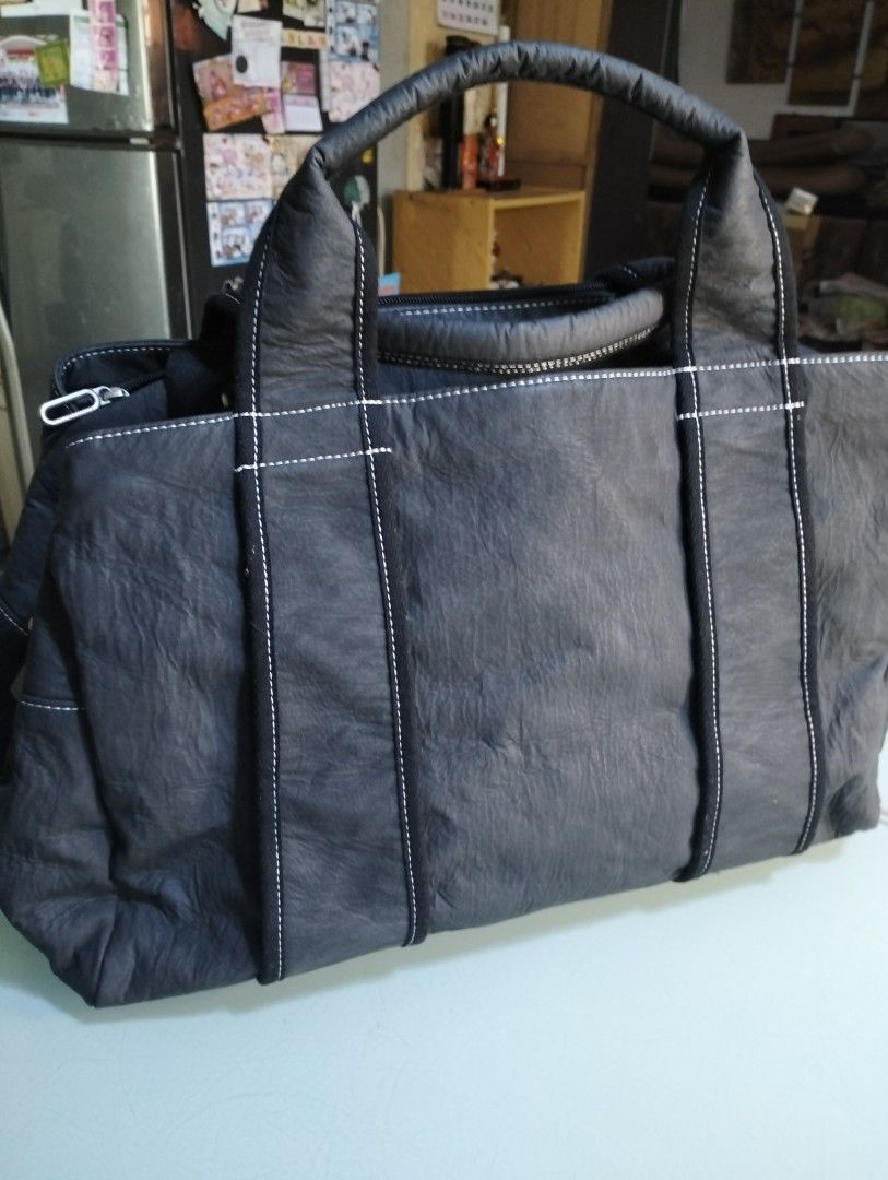 Travelling bag japan (Category: Sling Bags) located in General Mariano Alvarez. Submitted by ma.miafajardo1219 (Listing ID 1361479097, Image 2). Description: super nice in actual travelling bag.