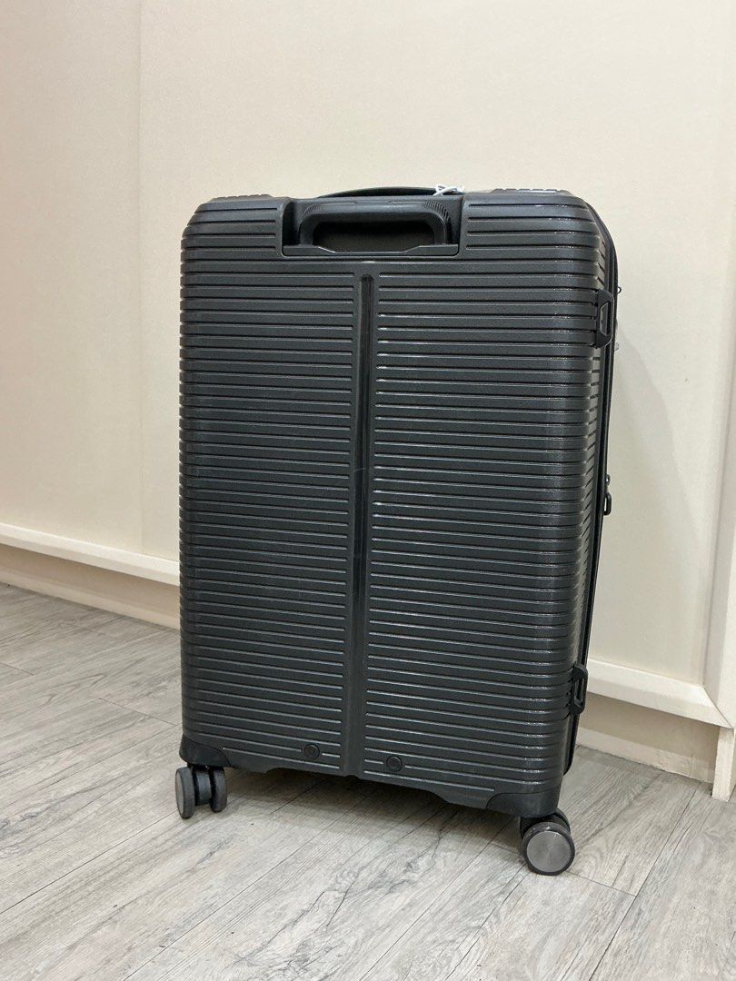 Verage Rome 8w Trolley Black Medium (Category: Luggage) located in Manila. Submitted by somethingpersonal (Listing ID 1361396150, Image 3). Description: Considered as new as this was used just once. RFS: Husband surprised me with brand new 3-piece set luggage. Can meet up at SM Sta Mesa only. Can be delivered for free depending on the area. Buyer to pay for the courier fee . .