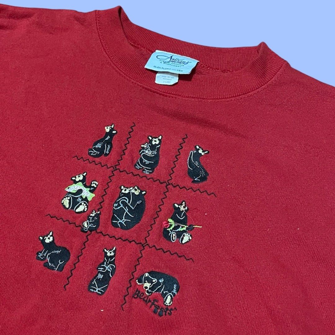 VNTG BEAR RED SWEATER (Category: Coats, Jackets and Outerwear) located in Manila. Submitted by COMFYTS (Listing ID 1361358449, Image 2). Description: VNTG BEAR RED SWEATER FITS LARGE-XL 250 + sf PM FOR MORE INFO.