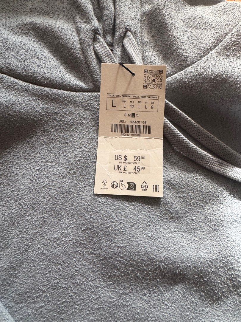 Zara textured hoodie (Category: Coats, Jackets and Outerwear) located in Manila. Submitted by belletsy (Listing ID 1361491374, Image 2). Description: Original Zara textured hoodie for men size L with tag .