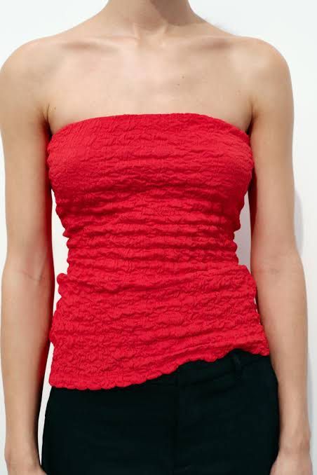 Zara Tube Top (Category: Sleeveless) located in Makati City. Submitted by chriscloudy (Listing ID 1361370238, Image 2). Description: ZARA TEXTURED STRAPLESS TOP Worn once for 2 hours only during New Year’s Eve picture taking .