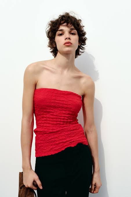 Zara Tube Top (Category: Sleeveless) located in Makati City. Submitted by chriscloudy (Listing ID 1361370238, Image 1). Description: ZARA TEXTURED STRAPLESS TOP Worn once for 2 hours only during New Year’s Eve picture taking .