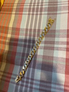 (Category: ) located in . Submitted by kidsssssssss (Listing ID 1362929003, Image 1). Description: .
