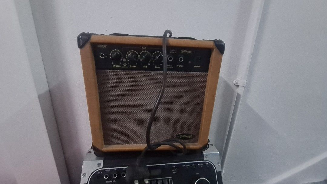 Amplifier (Category: Soundbars, Speakers & Amplifiers) located in Singapore. Submitted by anand3874 (Listing ID 1362997549, Image 3). Description: .