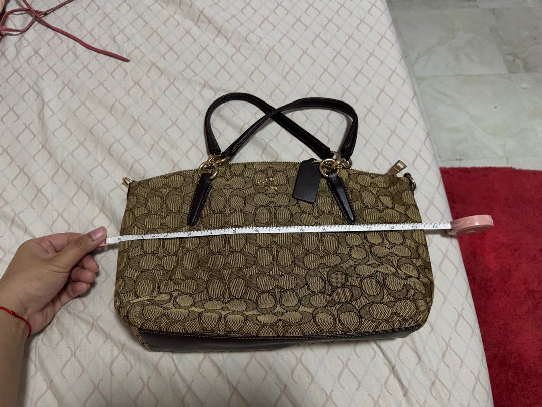 AUTHENTIC Coach Small Kelsey Bag with Sling (Category: Luxury Bags & Wallets) located in Quezon City. Submitted by onestock2024 (Listing ID 1362883545, Image 3). Description: 💳Mode of Payment: Gcash, BPI, and Cod 🚚Mode of Delivery: Grab (same day delivery), Lalamove (same day delivery), Gogo Express (far places), J&T (far places),or any courier preferred by the customer 📍Location: Project 8, QC ‼️ shipping fee is shouldered by the customer ‼️ 