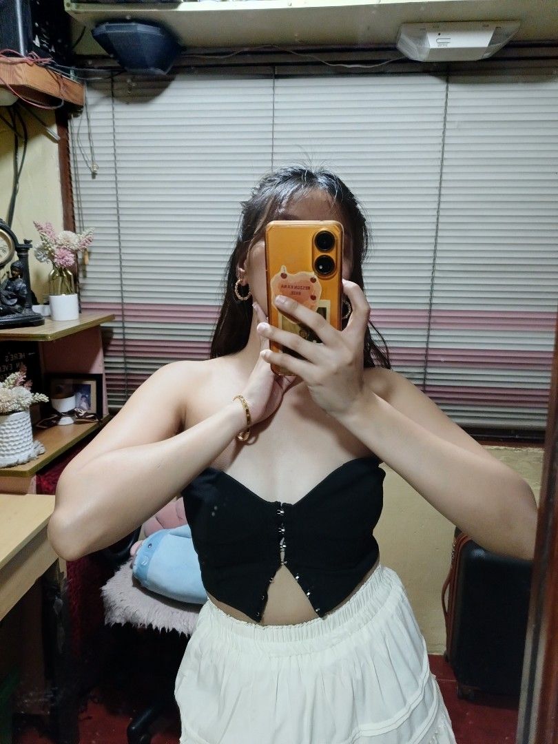 Black corset top (Category: Others Tops) located in Quezon City. Submitted by declutterwithmeeeeeeeeeee (Listing ID 1362929245, Image 3). Description: .