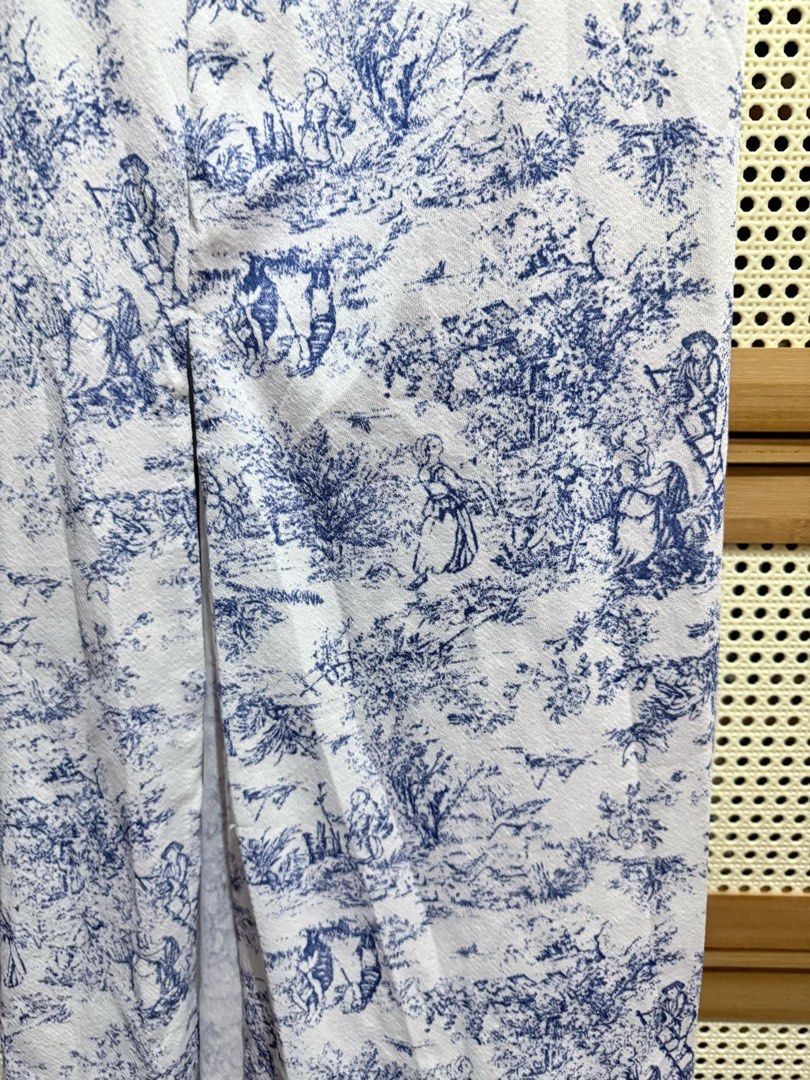 Blue long dress (Category: Dresses) located in Caloocan City. Submitted by siobabe (Listing ID 1362991030, Image 3). Description: mahaba sya, I am 5'3 ❤️.