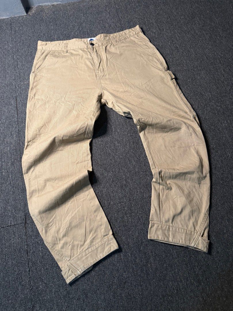 Carpenter pants (Category: Jeans) located in San Marcelino. Submitted by SoloMain (Listing ID 1362985193, Image 1). Description: Carpenter Pants Width : 38 Length: 40 Leg Opening: 7.5 Condition: 9.5/10 Mine - 600php Unli steal 50+ Increment Cutoff - March 28 5PM 2025.