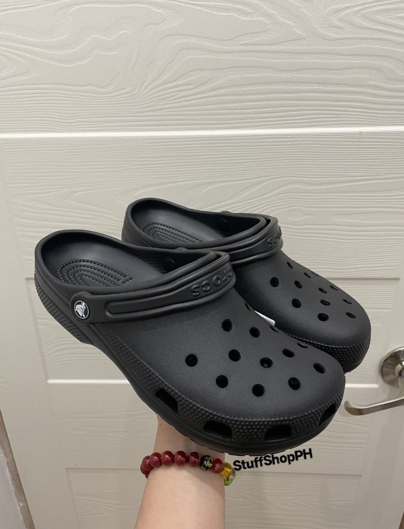 Classic Black (Category: Sneakers & Footwear) located in Manila. Submitted by annegarciichua (Listing ID 1362990061, Image 1). Description: Classic clog Black M4/W6 M5/W7 ❌ SOLD ❌ M6/W8 ❌ SOLD ❌ M7/W9 M8/W10 M9/W11 M10/W12 💯 % Legit! ✅ Hang tags ✅ Zip lock.