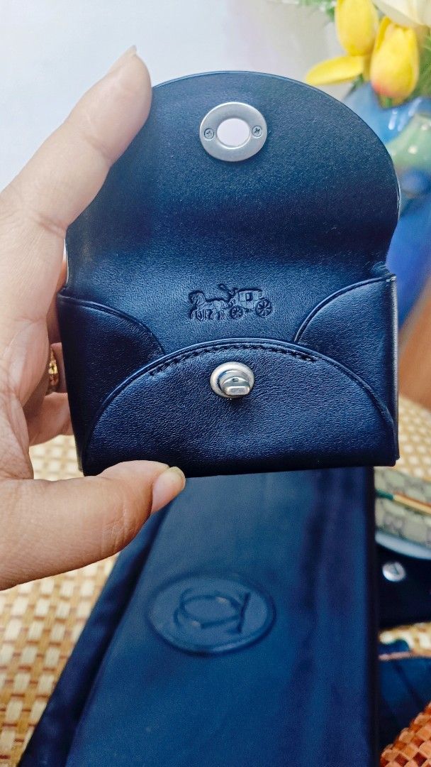 Coach 1941 Turn Lock Card Case (Category: Purses & Pouches) located in La Trinidad. Submitted by xef06 (Listing ID 1362859018, Image 3). Description: mabago pa very nicde in actual.