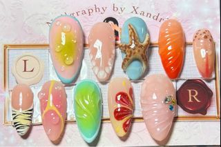 Customized Press-On Nails 🤍✨