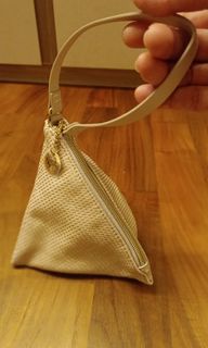 (Category: ) located in . Submitted by awe.thentic (Listing ID 1362988703, Image 1). Description: .