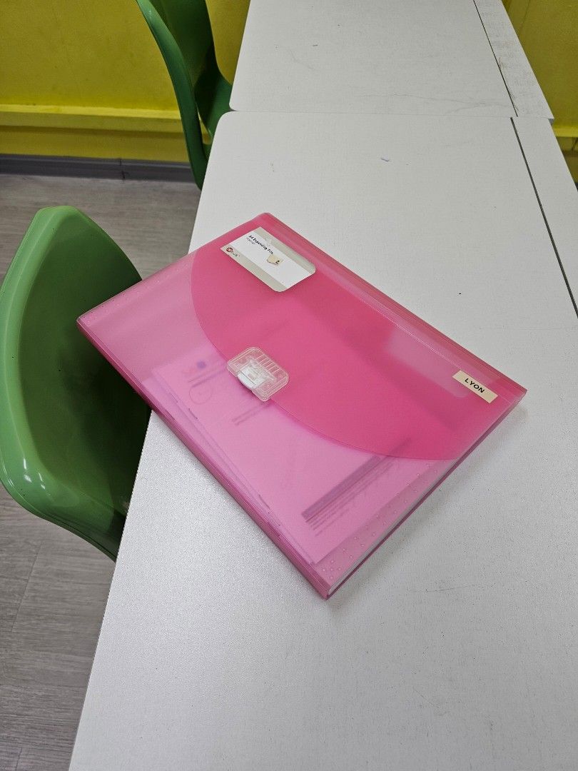 Document folder (Category: Everything Else) located in Singapore. Submitted by blkrose (Listing ID 1362880557, Image 1). Description: 1 for $1 Assorted colours; about 60 units. First come, first served.