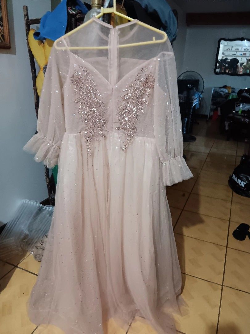 Enchantress gown size L (Category: Evening dresses & gowns) located in Caloocan City. Submitted by declutterstn (Listing ID 1362852019, Image 3). Description: unused with tag. galing US. for large framed women..