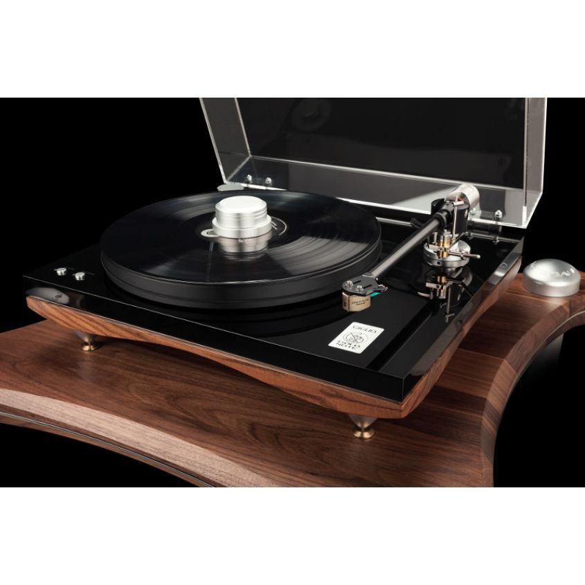Gold Note Turntable Giglio (Walnut) with B5.1 Tonearm (Category: Other Audio Equipment) located in Singapore. Submitted by audioatelier (Listing ID 1362969586, Image 2). Description: Giglio sums up the history and ideas of Gold Note, in what is to all intents and purposes considered one of the company’s best creations: it reinterprets the classic turntable shape using high-quality materials and technical solutions that combine respect for traditi