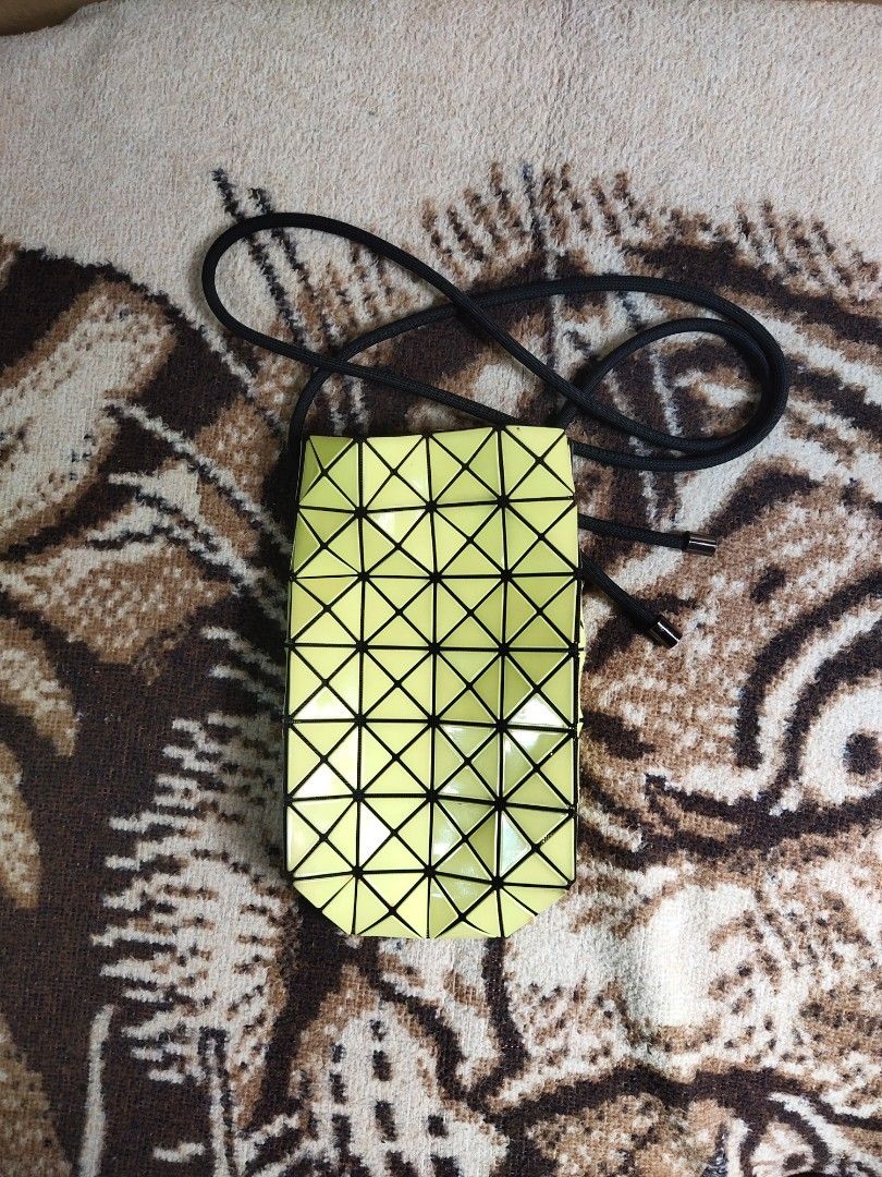 Issey miyake (Category: Cross-body Bags) located in Iloilo. Submitted by random_staff (Listing ID 1362924362, Image 1). Description: Baobao by Issey miyake issue see pic H 10 W 3 L 6.5.