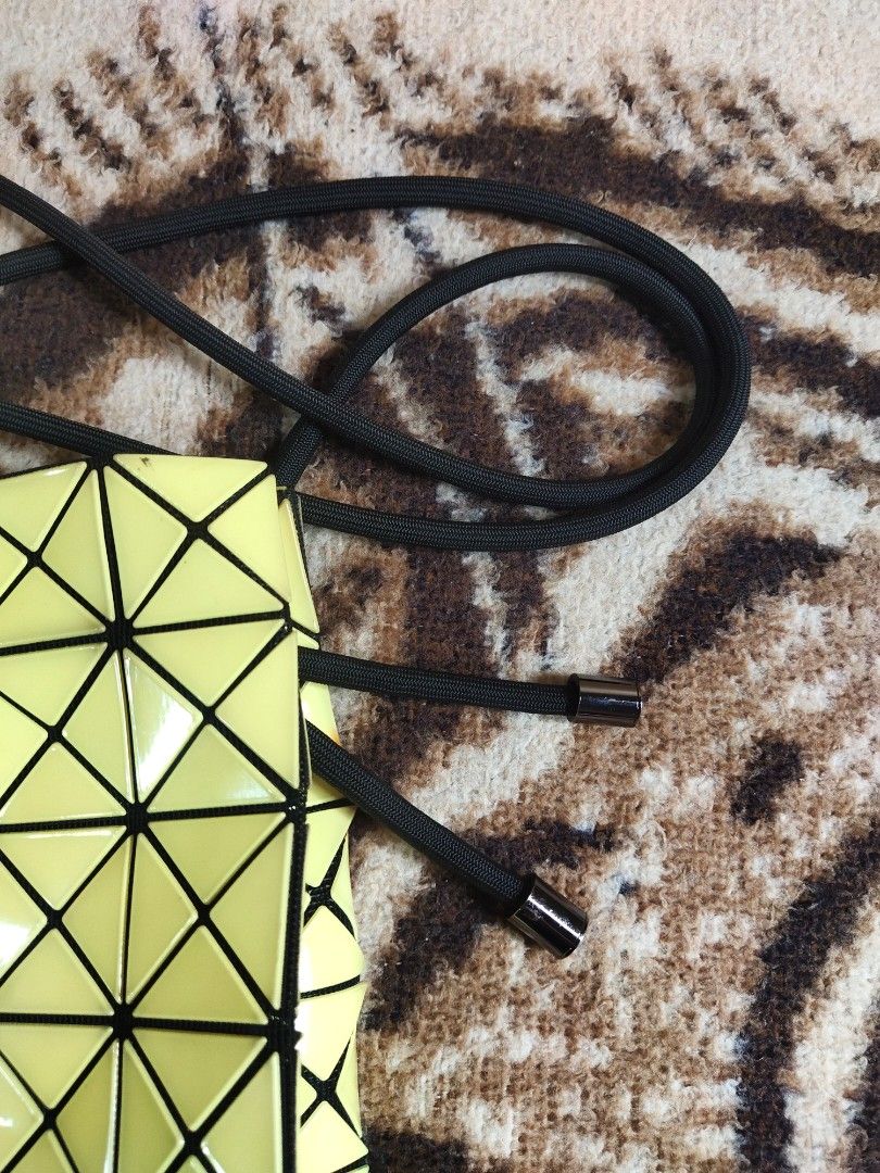Issey miyake (Category: Cross-body Bags) located in Iloilo. Submitted by random_staff (Listing ID 1362924362, Image 2). Description: Baobao by Issey miyake issue see pic H 10 W 3 L 6.5.