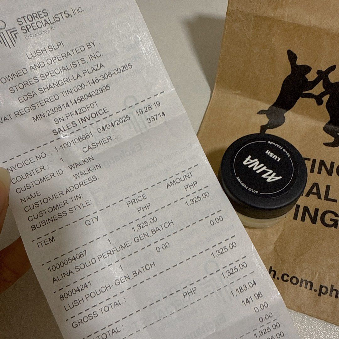 LUSH - Alina Solid Perfume 6g (Category: Fragrance & Deodorants) located in Pasig City. Submitted by prelovederis (Listing ID 1363000400, Image 2). Description: A classy office-friendly scent. Perfect for fans of peppery perfumes. Clean, Peppery, Luxury hotel vibes✨ RFS: I have another one.
