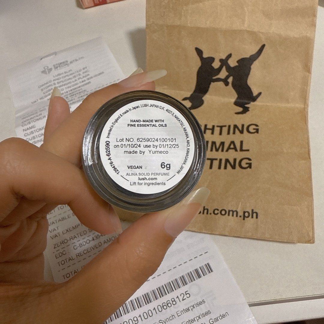 LUSH - Alina Solid Perfume 6g (Category: Fragrance & Deodorants) located in Pasig City. Submitted by prelovederis (Listing ID 1363000400, Image 3). Description: A classy office-friendly scent. Perfect for fans of peppery perfumes. Clean, Peppery, Luxury hotel vibes✨ RFS: I have another one.