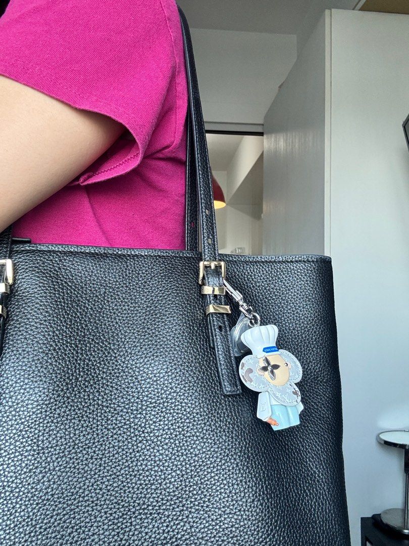 LV bag accessories (Category: Luxury Accessories) located in Paranaque City. Submitted by icollectbags (Listing ID 1362910101, Image 3). Description: Preloved auction source.