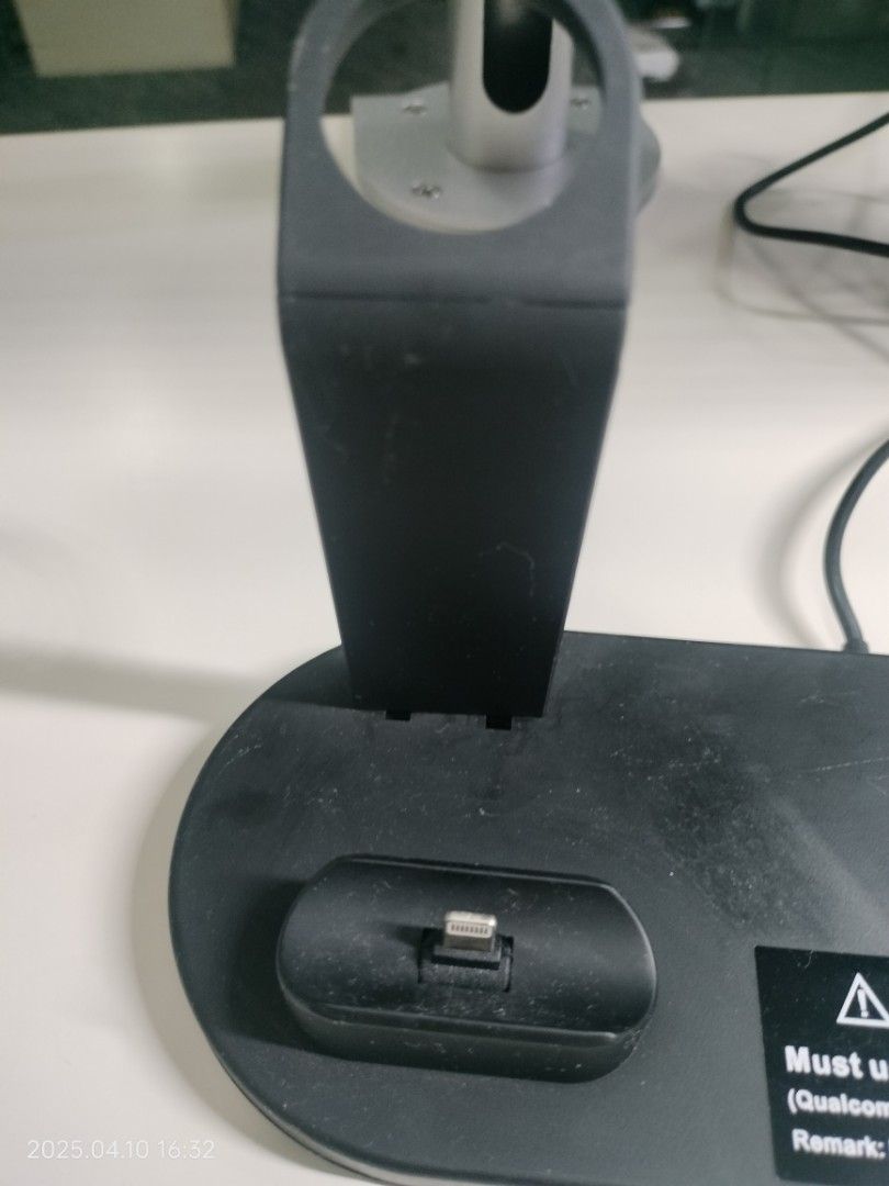 Multi functional Charging station406072382236938241