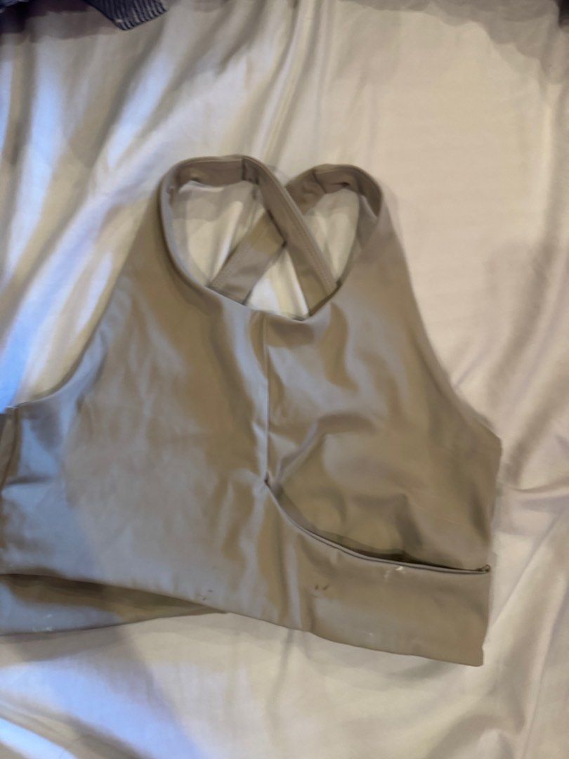 nude sports bra (Category: Activewear) located in Manila. Submitted by kvenriri (Listing ID 1362905600, Image 1). Description: nude sports bra w/ removable paint stains; xs-small but med on tag.