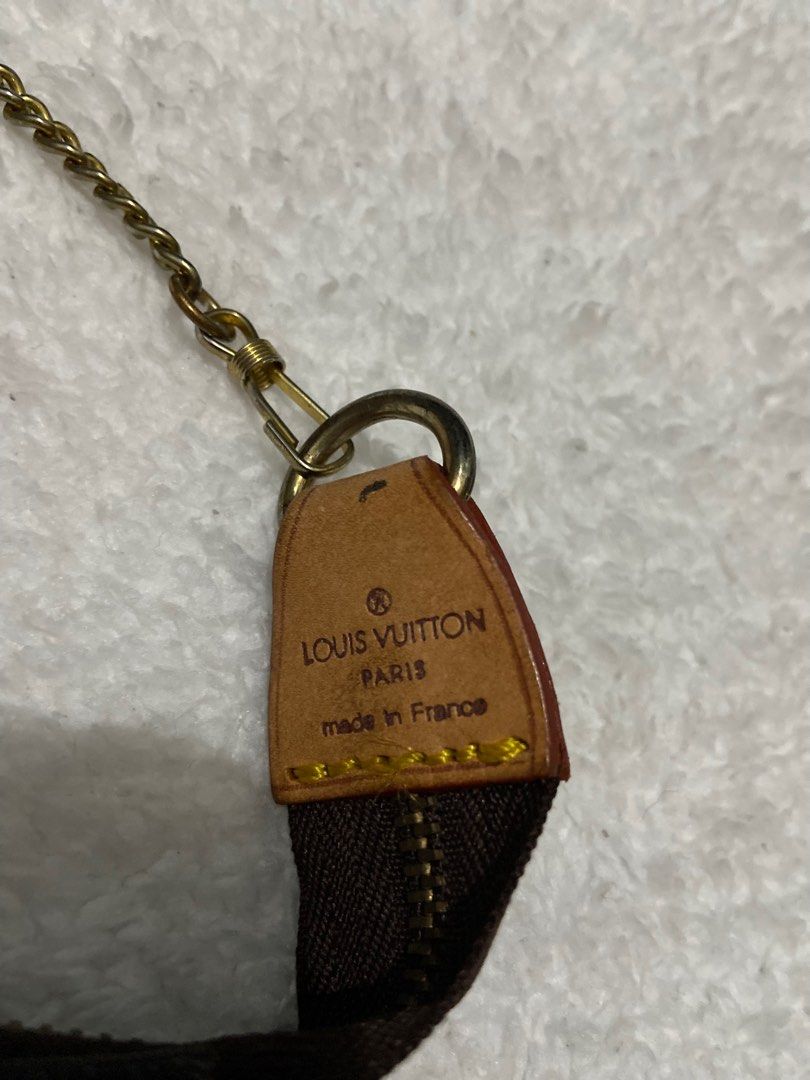 NYEL VIY POCHETTE (Category: Luxury Bags & Wallets) located in Pili. Submitted by rgthriftflip29 (Listing ID 1362855203, Image 2). Description: LEATHER/BROWN MINI SEE PICS FOR DETS❗️ .