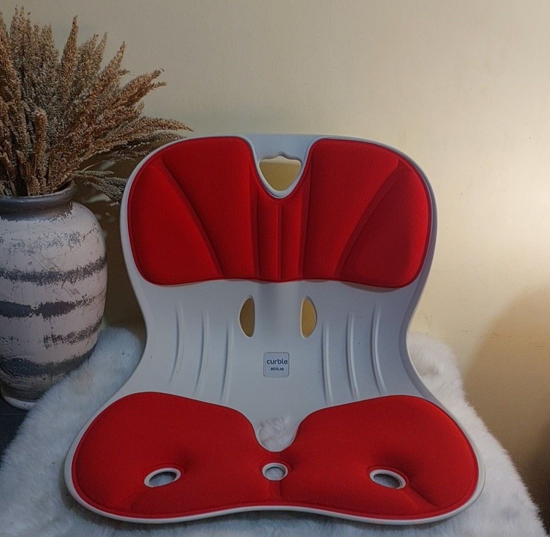 Original Curble Chair Posture Corrector Chair (Category: Braces, Support & Protection) located in Binangonan. Submitted by makoleksyon (Listing ID 1362936851, Image 1). Description: excellent condition like new no flaws 2pcs Red available perfect po ito lalo kung ang work nyo po lagi kayo naka upo sa harap ng computer made in Korea.