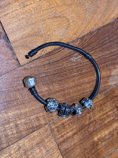 (Category: ) located in . Submitted by randomarket (Listing ID 1362945717, Image 1). Description: .