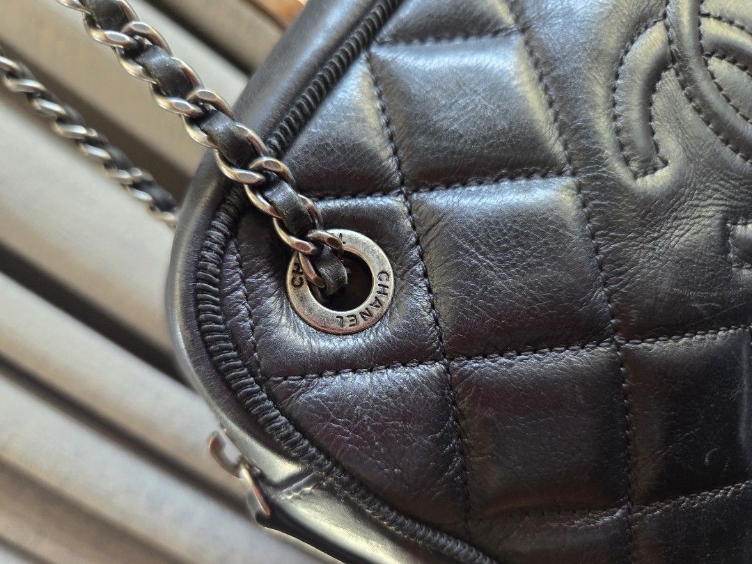 PL Chanel Ballerine mini camera bag (Category: Luxury Bags & Wallets) located in Quezon City. Submitted by shop.mar.go (Listing ID 1362883537, Image 3). Description: preloved in excellent condition chanel ballerine mini camera case bag comes with dust bag, hologram sticker intact and entrupy series 21 shiny calfskin leather ruthenium hardware can be carried as double strap shoulder bag or single strap body bag.