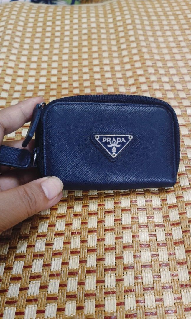 Prada Key Holder (Category: Luxury Bags & Wallets) located in La Trinidad. Submitted by xef06 (Listing ID 1362961316, Image 1). Description: very nice.