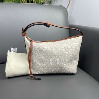 (Category: ) located in . Submitted by collynluxurybag (Listing ID 1362906627, Image 1). Description: .